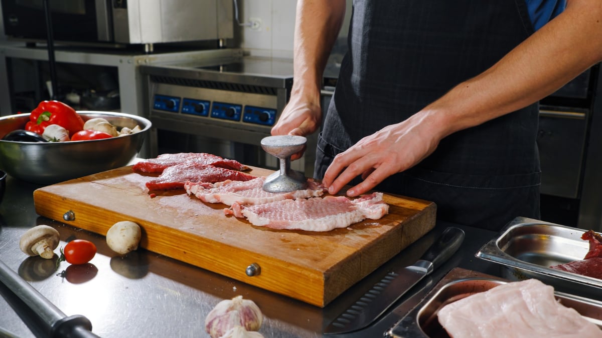 El martillo para carne que deja los filetes más tiernos y uniformes en segundos