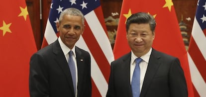  El presidente de Estados Unidos, Barack Obama, estrecha la mano de su homólogo chino, Xi Jinping, durante su reunión en Hangzhou (China).