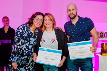 Imagen de izda a dcha: Mariana Hernandez, Head of Creative Strategy en Google Madrid, y los ganadores de la categoría Young Lions Cyber Cannes 2017, Eva Landaluce y Flavio Jiménez.