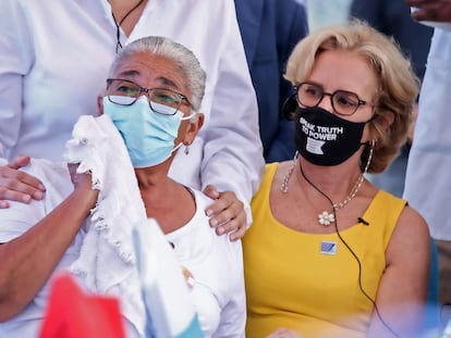 Rosa Hernandez, madre de Vicky Hernández, la mujer tras asesinada en 2099, durante el acto en el que el Estado hondureño pidió perdón por la muerte de la activista.