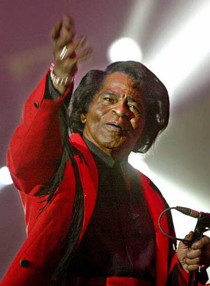 James Brown durante un concierto en Yakarta, Indonesia, en marzo de 2005.