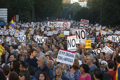 La protesta Rodea el Congreso en las proximidades del Congreso de los Dipuatdos, una vez que ya se ha iniciado la Sesión de Investidura.