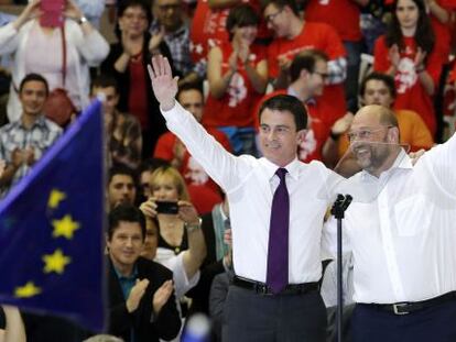 El primer ministro franc&eacute;s, Manuel Valls, y Martin Schulz, presidente del Parlamento Europeo.