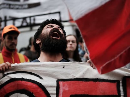 Protesta frente al consulado de Chile en Buenos Aires el mes pasado.