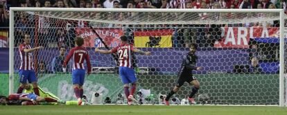 Isco celebra su gol.