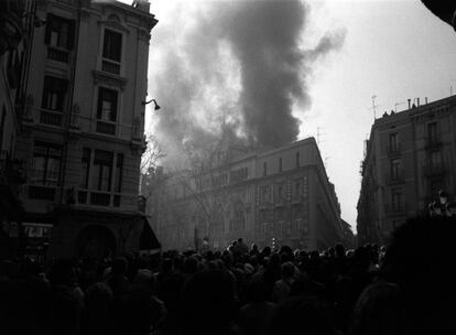Poco antes de las once de la mañana del 31 de enero de 1994, una chispa de una soldadura prendió las cortinas e inició un incendio devastador que destruyó completamente el viejo Liceo.