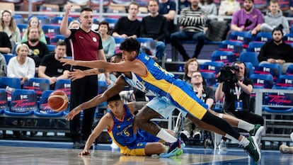 Two players from Colombia's fake basketball team during one of the Friendship Cup matches.