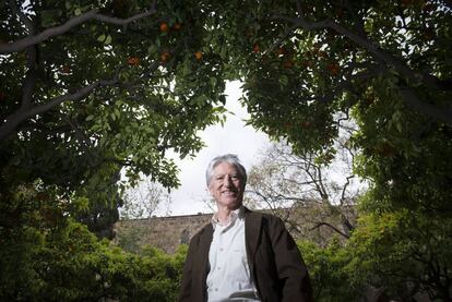 El filosofo bilbaino Jesus Moster&iacute;n, fotografiado en Barcelona 