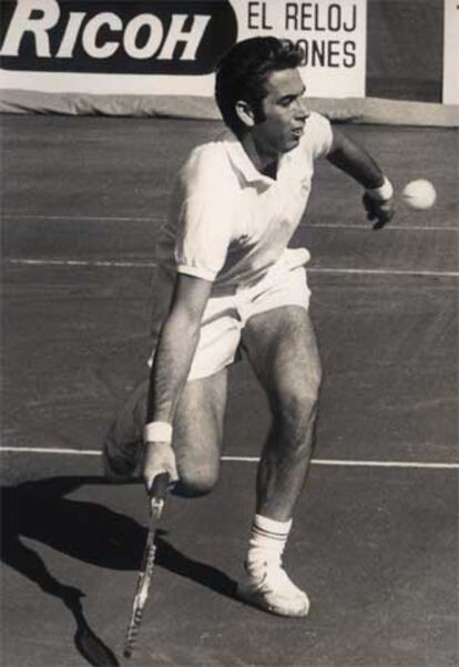 Manolo Santana, en un partido del Trofeo Godó.