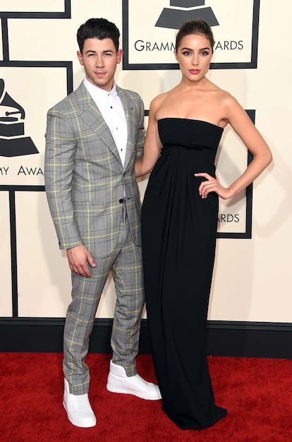 Nick Jonas y su novia Olivia Culpo.