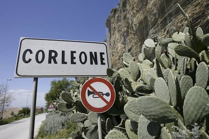 La entrada a Corleone, en Italia