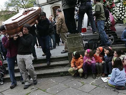 Oñati llora a sus cuatro universitarios muertos