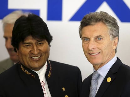 Evo Morales e Mauricio Macri, na c&uacute;pula.