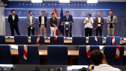 Congressional party speakers in Spain's Congress of Deputies read a statement in connection with the cellphone espionage claims on Tuesday. 