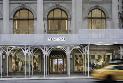 La nueva tienda de Mango está ubicada en el número 711 de la Quinta Avenida de Manhattan, en Nueva York, una de las arterias comerciales más importantes del mundo.