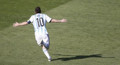 Lionel Messi celebrando su gol. 