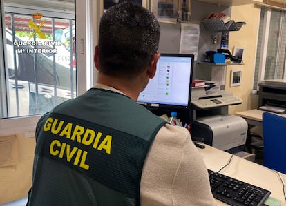 Un agente de la Guardia Civil, en una imagen de archivo.