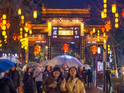 Gent al temple de Confuci de Nanjing durant el festival de llums de Qinhuai.