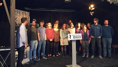 Albano Dante-Fachin, a la izquierda, junto a integrantes de Front Republicà en la presentación de las candidaturas para las elecciones del 28-A.