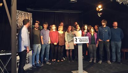 Albano Dante-Fachin, a la izquierda, junto a integrantes de Front Republicà en la presentación de las candidaturas para las elecciones del 28-A.