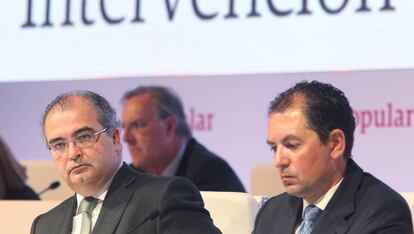 Ángel Ron, izq., ex presidente de Popular.