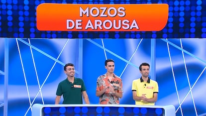 Desde la izquierda, Raúl, Borjamina y Bruno, el equipo Mozos de Arousa de 'Reacción en cadena'.