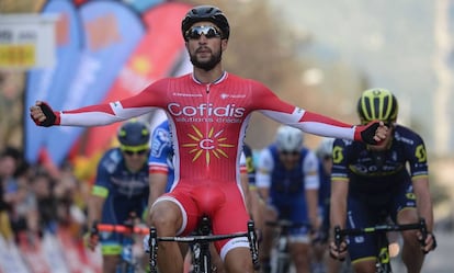 Nacer Bouhanni celebra su victoria en la cuerta etapa de la Volta. 