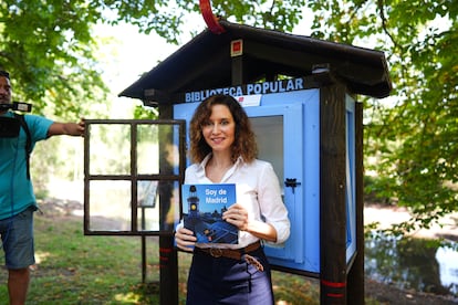 Isabel Díaz Ayuso el 19 de julio de 2024 durante un acto para los medios para anunciar la apertura al público de un área de descanso en la finca donde se encuentra el chalé.
