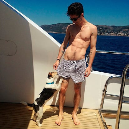 @princepelayo Playing with naughty Coco. (Jugando con la traviesa de Coco).