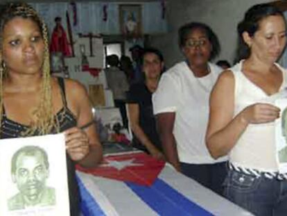 Velatorio del opositor Orlando Zapata en Banes, en una imagen proporcionada por un asistente al mismo.