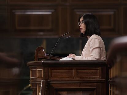La ministra de Sanidad, Carolina Darias, interviene en una sesión plenaria en el Congreso de los Diputados este miércoles.