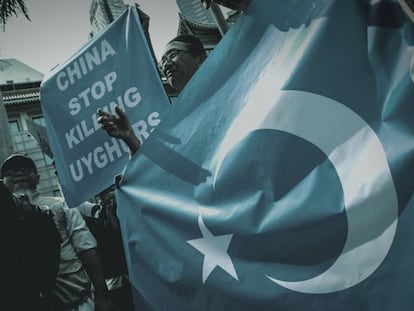 ​​China usa su red de embajadas para extender el acoso a la etnia uigur