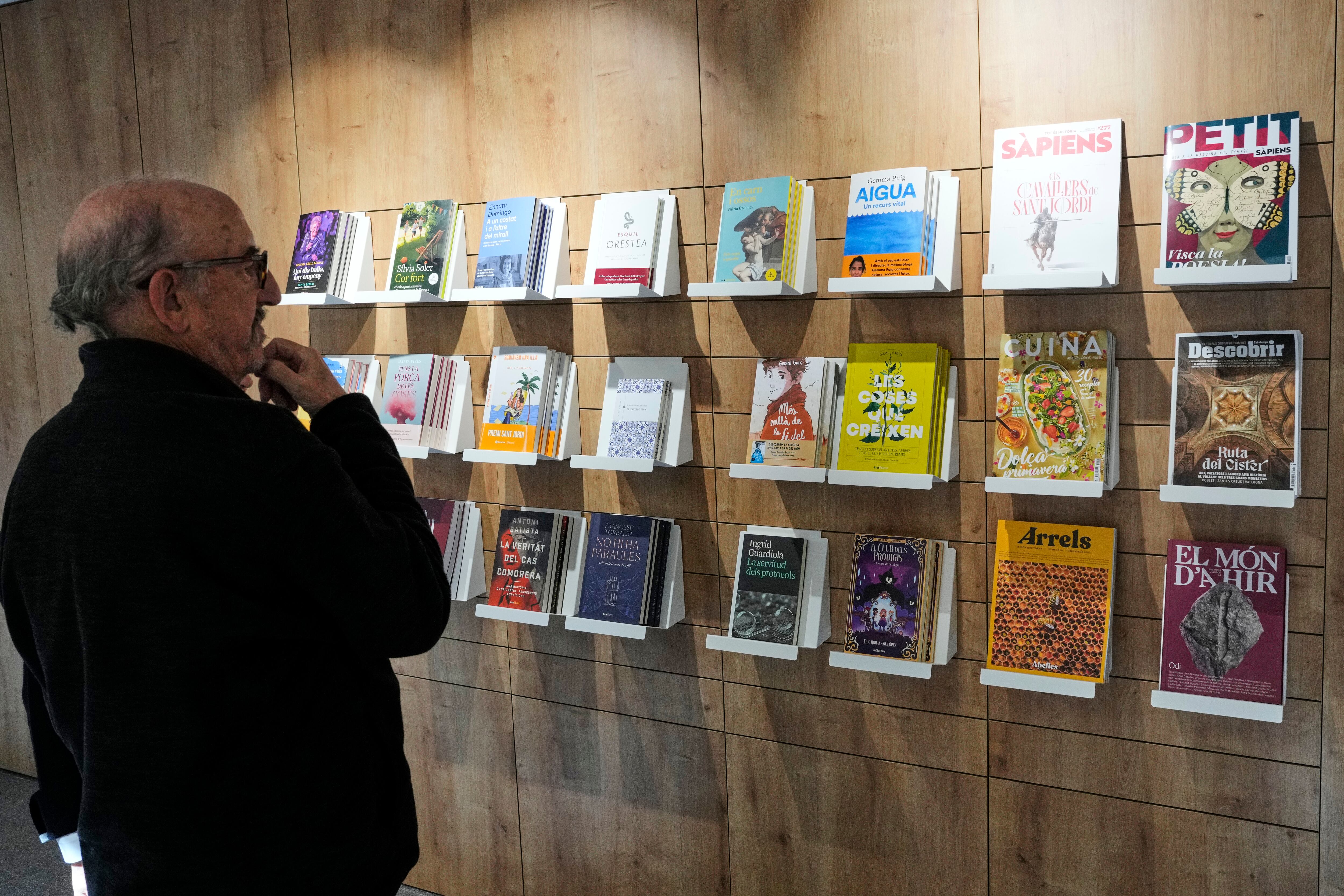 Abacus reúne sus proyectos editoriales y audiovisuales en una nueva casa en El Raval
