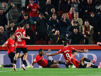 Los jugadores del Mallorca celebran un tanto durante el partido de cuartos de final de la Copa del Rey ante el Girona.