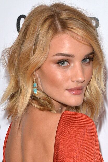 Rosie Huntington-Whiteley y sus ondas despeinadas.