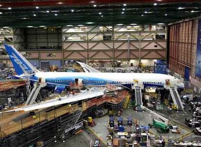 Ensamblaje de un Boeing 787 en la planta de Everett (Washington).