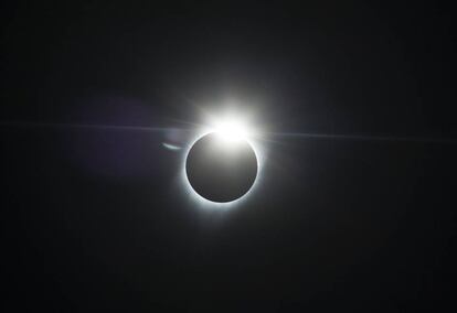 O eclipse do sol foi observado integralmente nos Estados Unidos e parcialmente no Brasil, onde algumas cidades do Norte e Nordeste acompanharam o fenômeno, nesta segunda-feira, 21 de agosto.