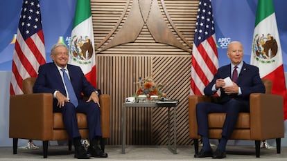 Andrés Manuel López Obrador y Joe Biden en el centro de convenciones Moscone de San Francisco.