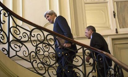 John Kerry e Serguéi Lavrov, em París.