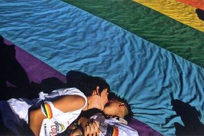 Dos mujeres durante la celebración del Orgullo Gay en Brasilia en el año 2005.