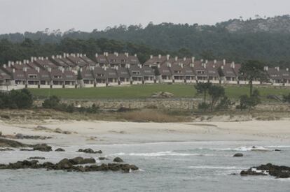 La urbanización de O Grove, vista desde la orilla del mar.