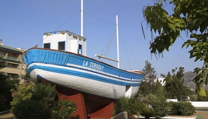 R&eacute;plica del barco de Chanquete de la serie &#039;Verano azul&#039;, en Nerja