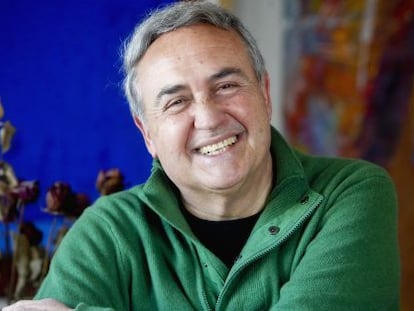 El escritor Vicente Molina Foix en una entrevista