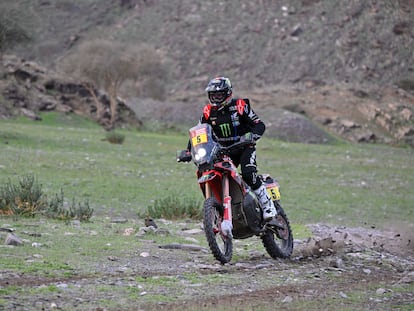 Joan Barreda durante la segunda etapa del Dakar este lunes en Al-Ula.