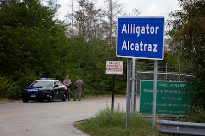 Exterior del Centro de Detención Alligator Alcatraz, en Florida.