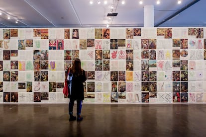 Obra 'Carta ao velho mundo', de Jaider Esbell, exposta na Bienal. 