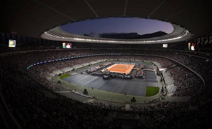 Vista general del Cape Town Stadium durante el duelo entre Nadal y Federer.