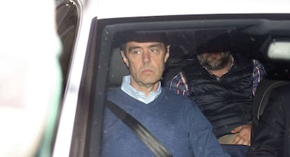 Miguel L&oacute;pez sale de la prisi&oacute;n de Fontcalent tras el auto del juez que permite su libertad bajo fianza de 150.000 euros. 