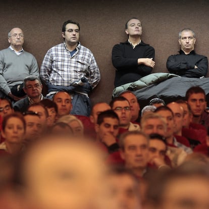 Asamblea de trabajadores de la factoría de Ford en Valencia.