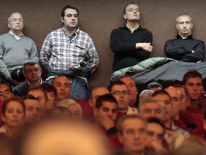 Asamblea de trabajadores de la factoría de Ford en Valencia.